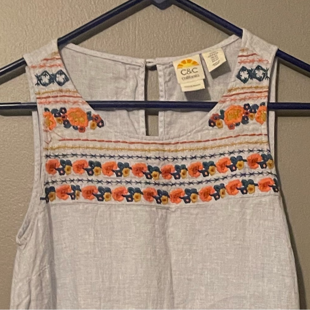 169 C&C California Light Gray Dress with Colorful Embroidery - Picture 3 of 3